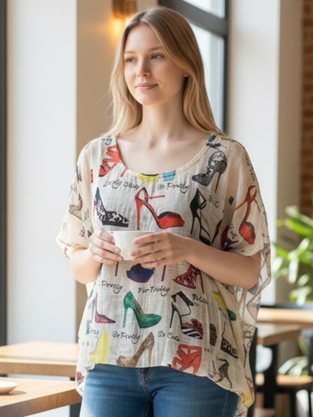 🫶🏻 Shoe Motif Printed Short-Sleeve Block Pullover Top